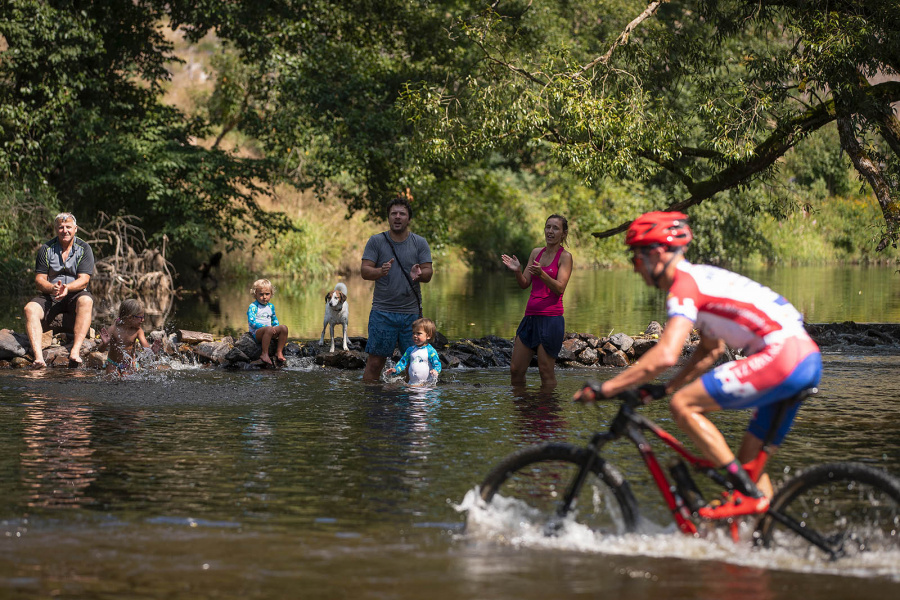 Schody, výzvy bike závod, jak má být Manitou Železné hory CARDION